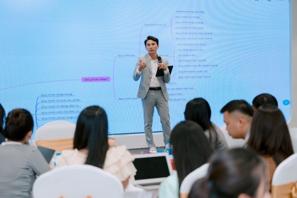 Bài VTC News về giải pháp quản trị F&B của Andy Pham Academy